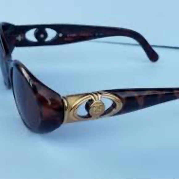 Vintage Authentic Fendi Tortoise Sunglasses - Picture 2 of 12